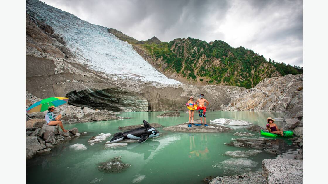 " Fonte des glaces, les glaciers boivent la tasse " par Julia Roger-Veyer.